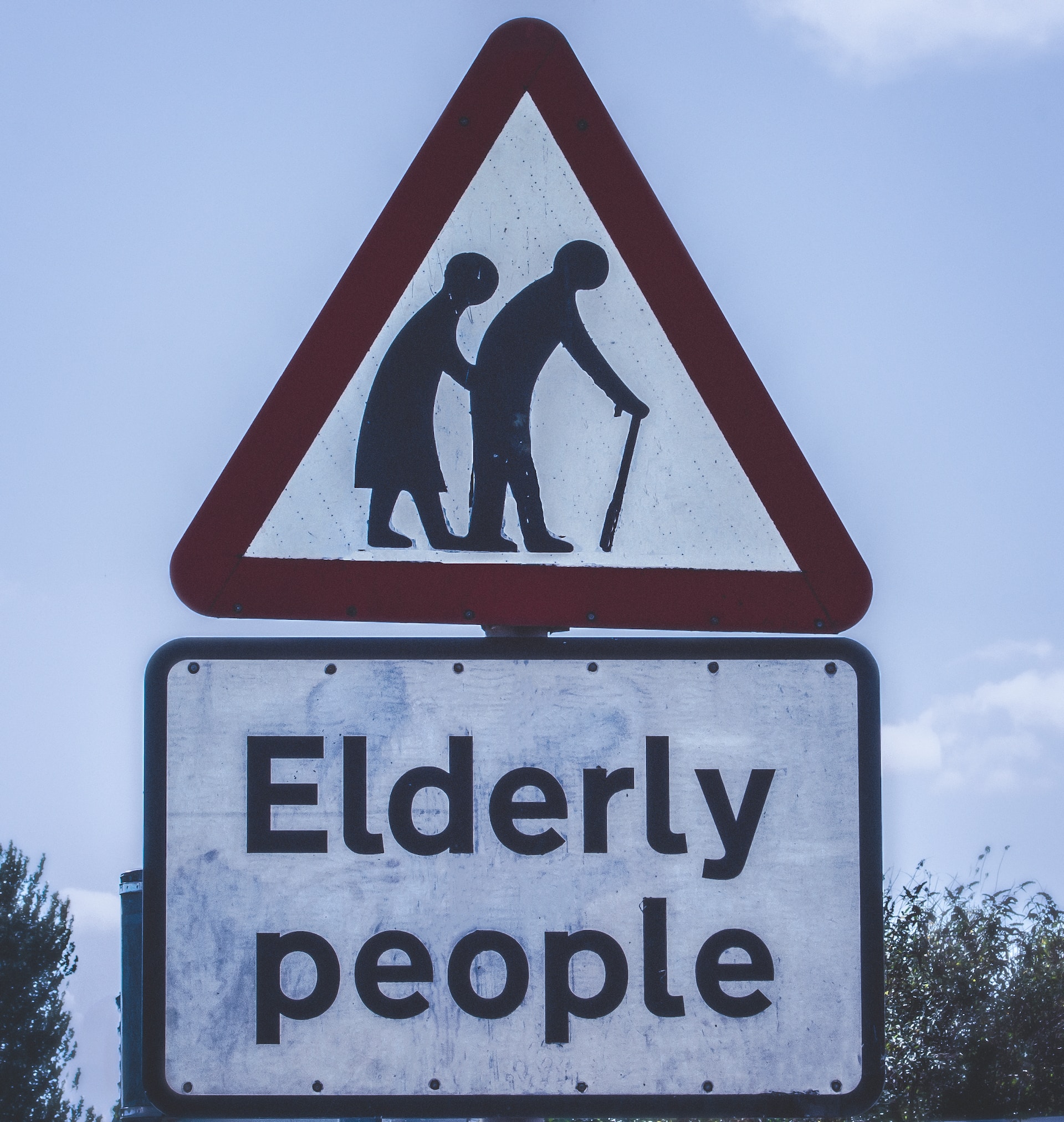 A road sign saying 'elderly people'