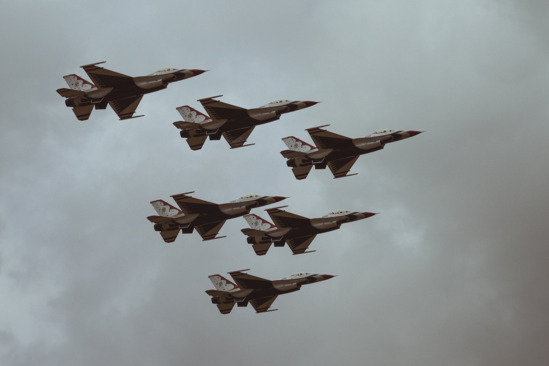 Fighter jets flying in formation