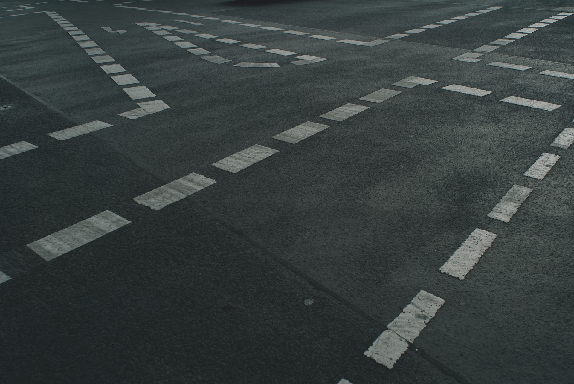 White dotted road markings