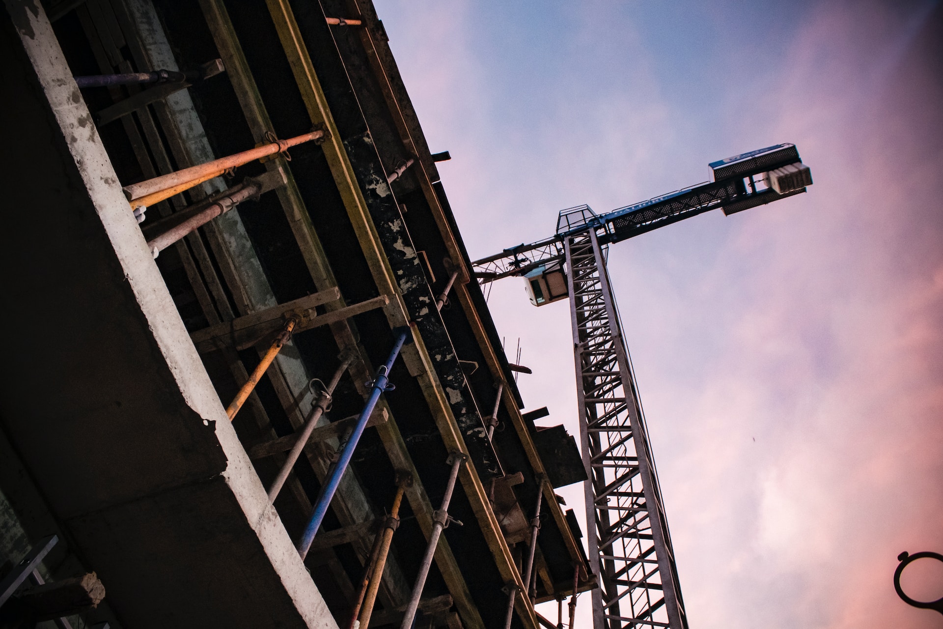 Construction of a building with a crane
