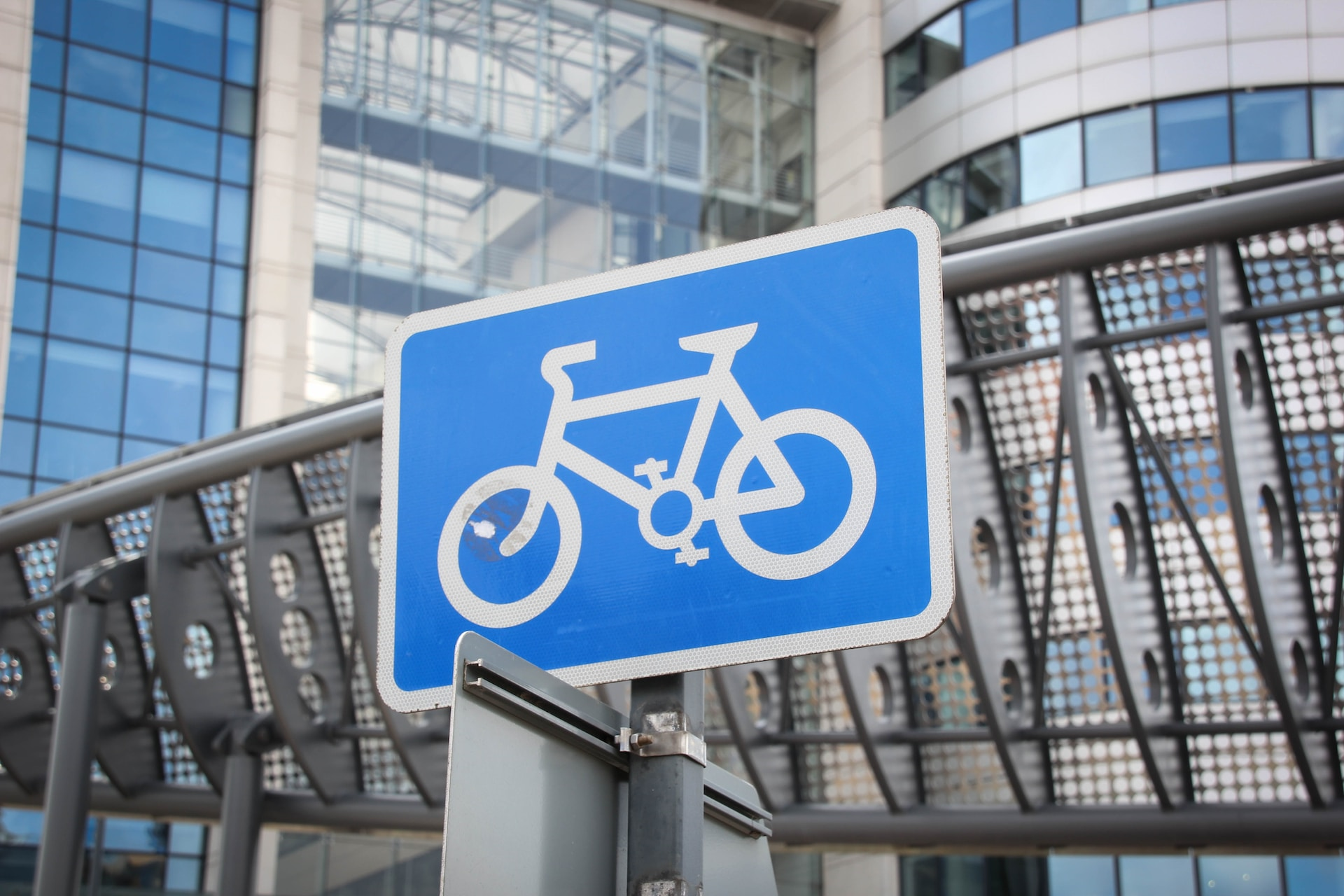 Cycling road sign